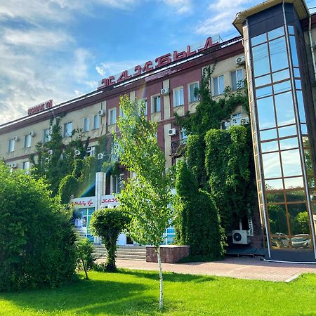 Hotel Zhambyl タラズ エクステリア 写真