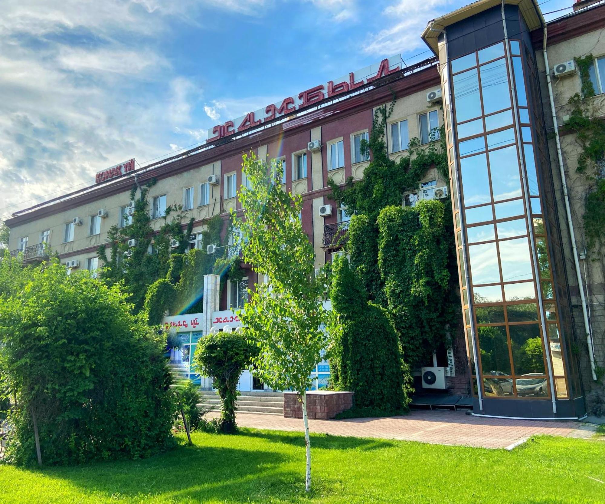 Hotel Zhambyl タラズ エクステリア 写真