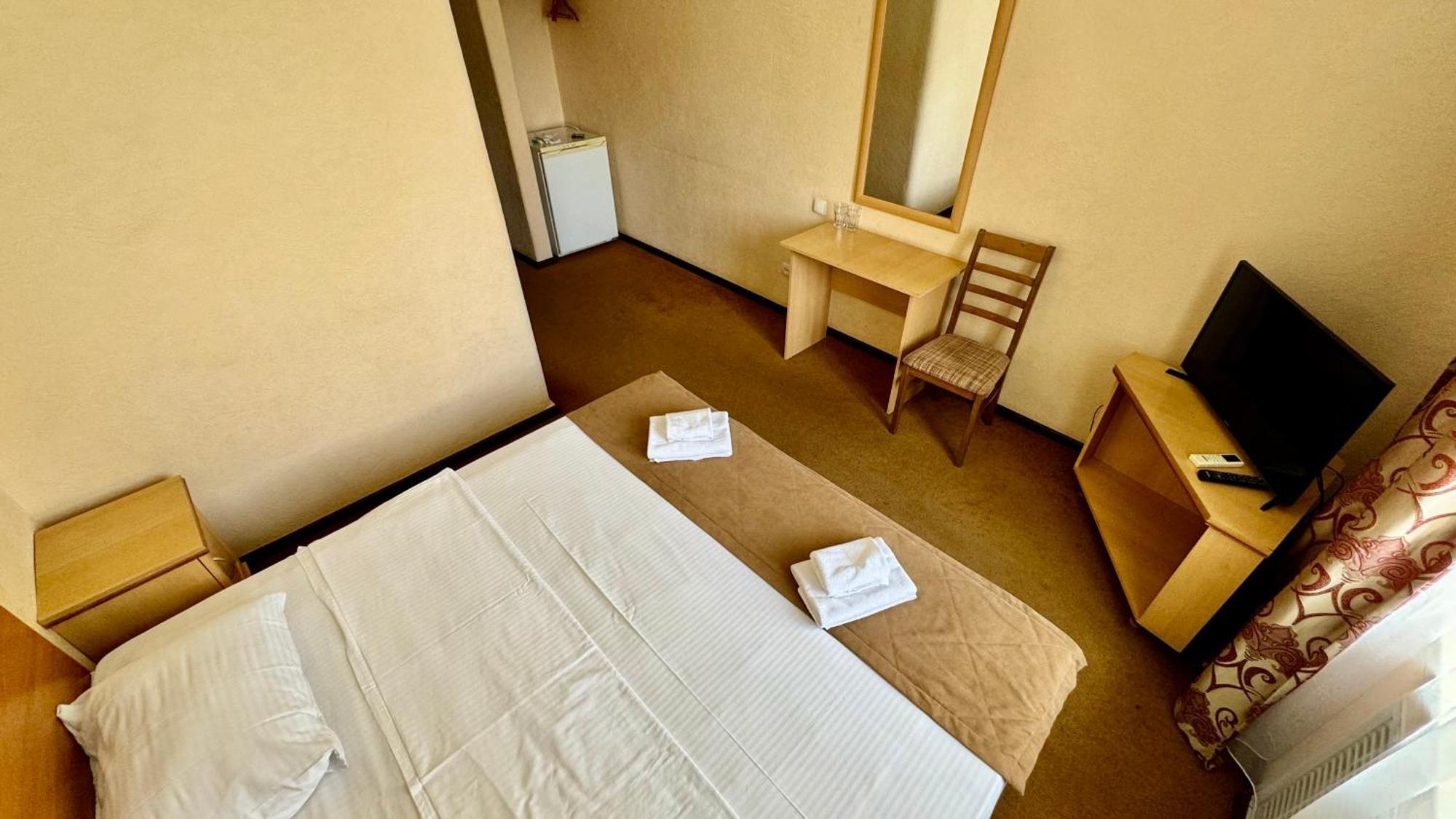 Hotel Zhambyl タラズ エクステリア 写真